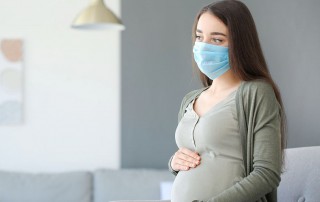 El riesgo de muerte de las mujeres embarazadas con COVID-19 era del 1,6%, es decir, 22 veces mayor que el de las mujeres embarazadas no infectadas.
