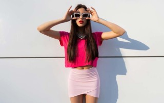 Las prendas rosas son un básico, se incluyen para los armarios cápsula, un término que se remonta al siglo XX