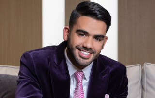 Carlos Adyan se consolida como una de las figuras jóvenes más influyentes y prometedoras de la televisión hispana actual.