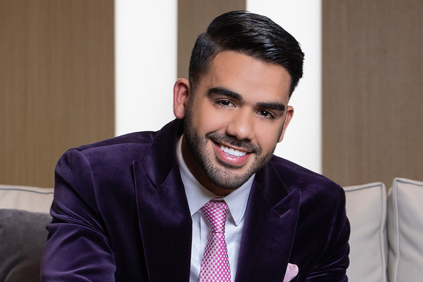 Carlos Adyan se consolida como una de las figuras jóvenes más influyentes y prometedoras de la televisión hispana actual.