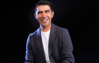Víctor Medrano, fundador y director ejecutivo de The 1% of Financial Leaders, impulsa una comunidad que reúne talento financiero, visión global, innovación, inclusión y conversaciones estratégicas de alto nivel.
